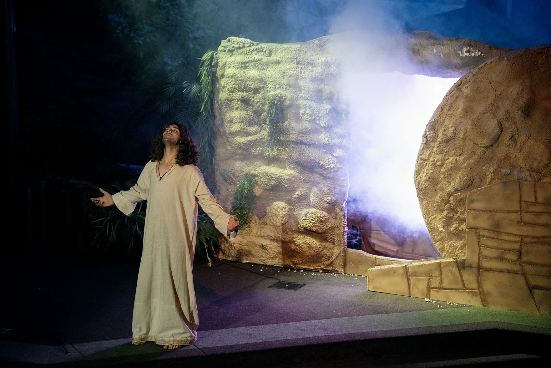 20190420_local_easter_drama_06web.jpg